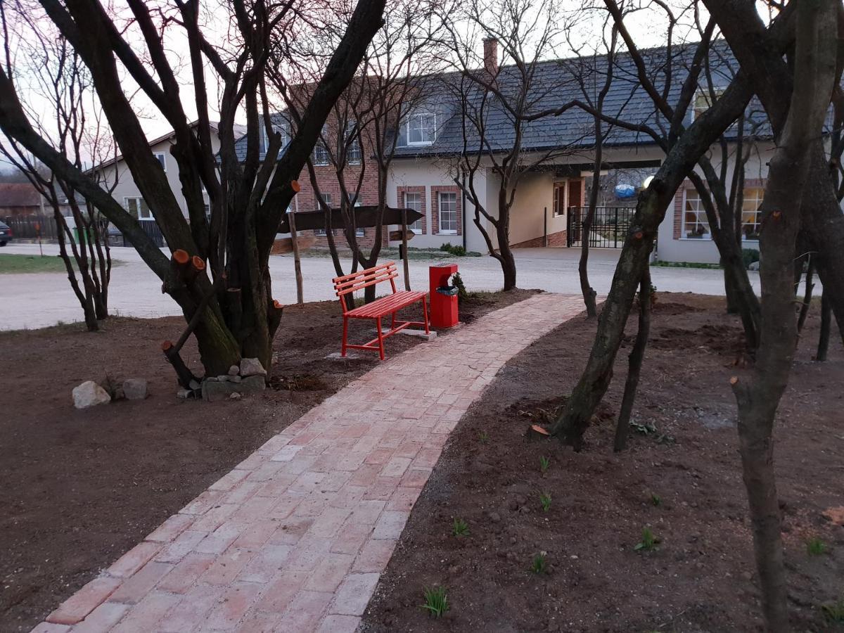 U Durkovych Pensionat Zabokreky Nad Nitrou Exteriör bild